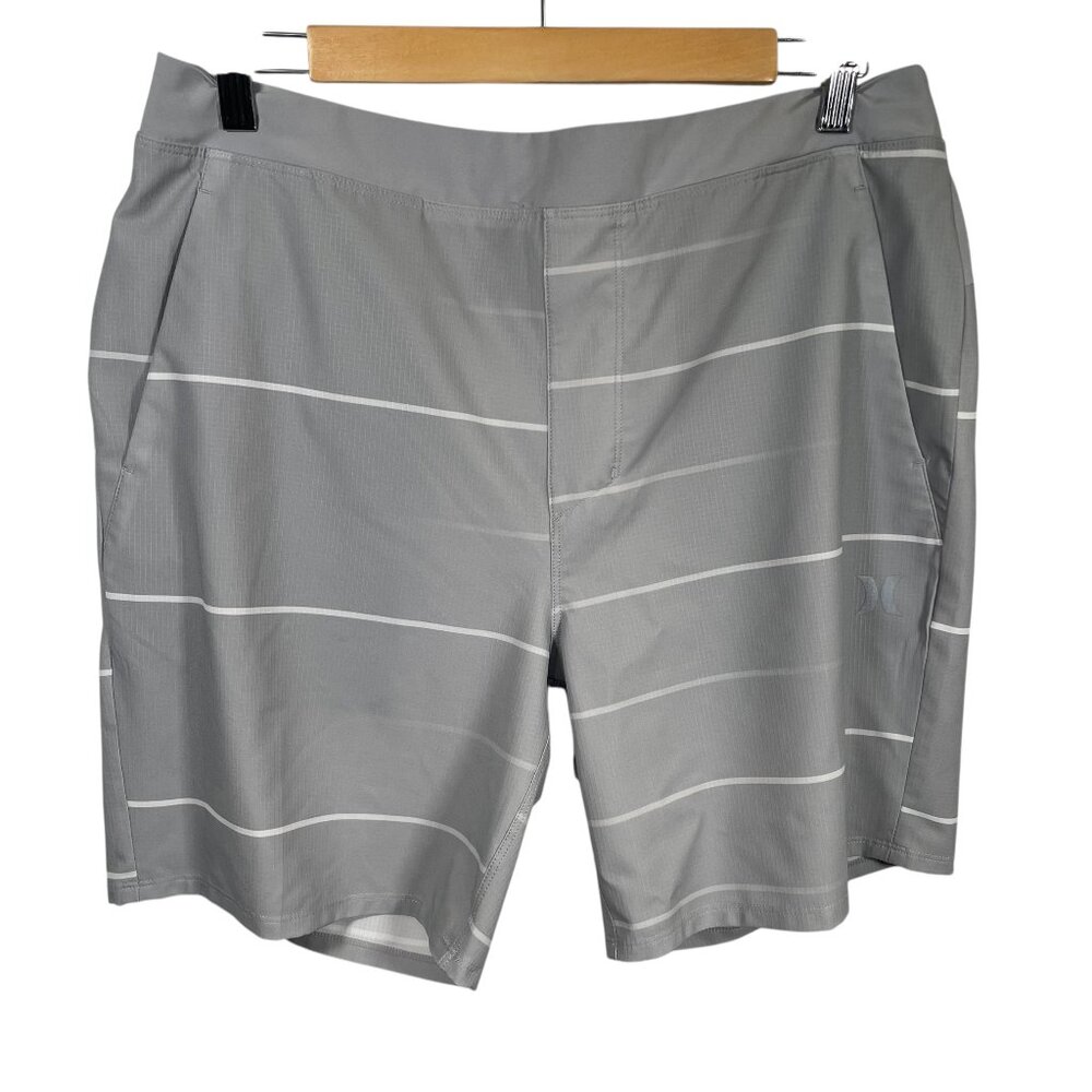 Hurley Hybrid Alpha Trainer Shorts Mens Size Medium Gray White Stripe Pockets